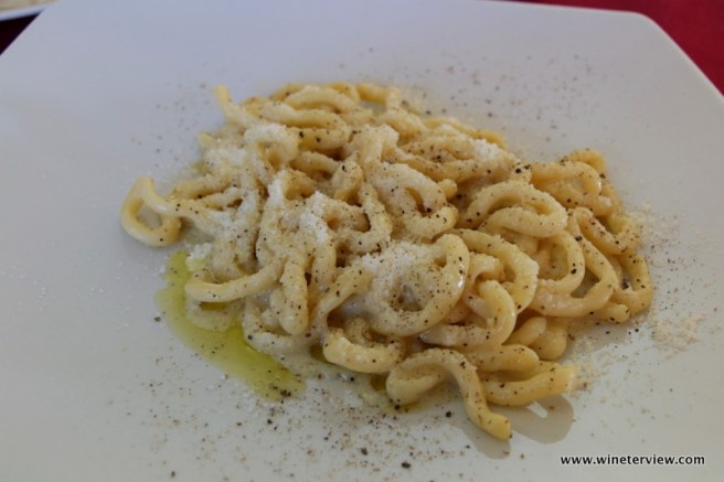 bar osteria pit stop, pit stop, pit stop nottola, pit stop montepulciano, d-wines, d-wines marina, gastronomia montepulciano, vino montepulciano, ristorante montepulciano, montepulciano restaurant, ресторан монтепульчано, где поесть монтепульчано, rosso di montepulciano, poderi sanguineto, red wine, tuscan wine, montepulciano wine, sangiovese wine, sangiovese, prugnolo gentile, coda alla vaccinara, cucina romana, roman cuisine, mangiare romano in toscana, ristorante romano in toscana, pici cacio e pepe, pasta fatta in casa